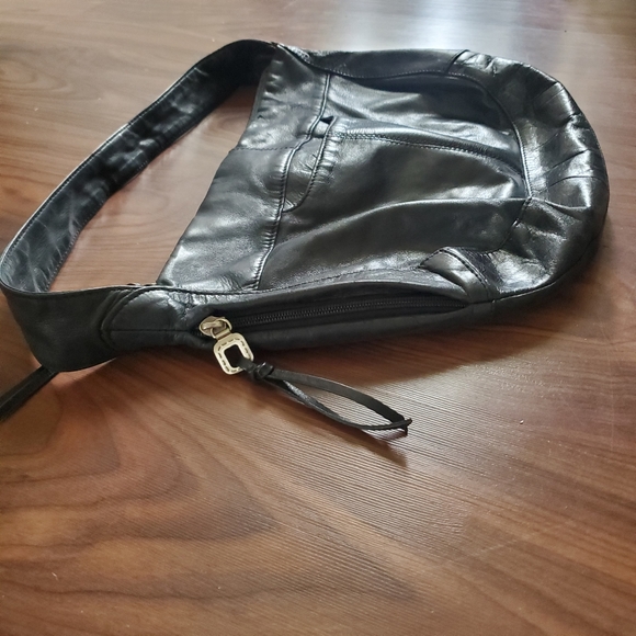 2 HOBO black leather purses - Picture 7 of 7